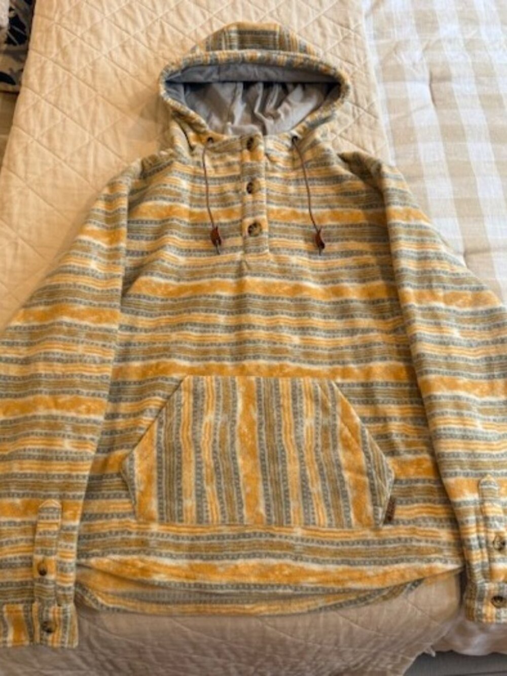 Levitate Baja Pullover (NWOT - Never Worn)